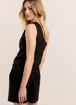 Asymmetric Singlet