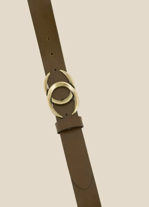 Belt With Oval Buckle