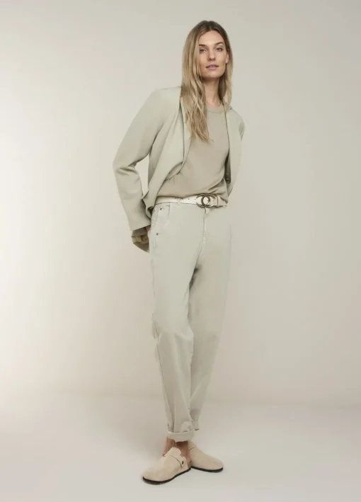 Belt With Oval Buckle