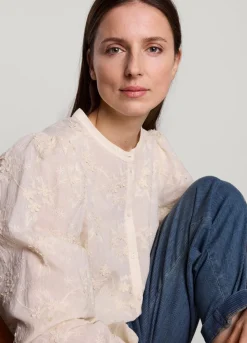 Blouse With Inlaid Flowers