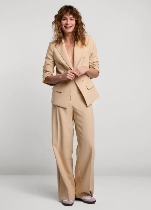 Fitted Blazer With Buttons
